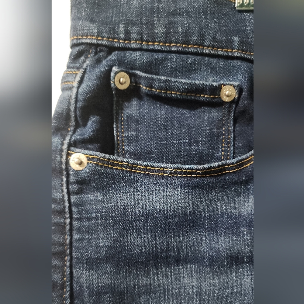 ✨️Levi’s Classic Short Dark Wash Denim Jean Shorts Size 31 ✨ - Picture 6 of 8